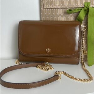 NWT Tory Burch Emerson  PATENT CHAIN WALLET